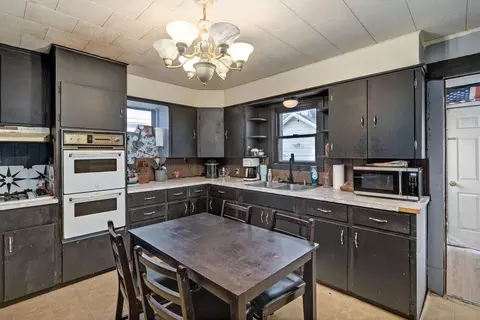 Kitchen - 1634 W Lee St, Springfield, MO 65803 photo 1 of 3