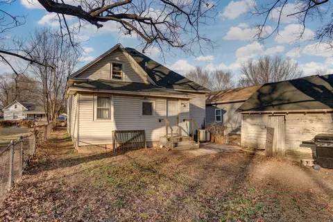 Exterior - 1634 W Lee St, Springfield, MO 65803 photo 5 of 5