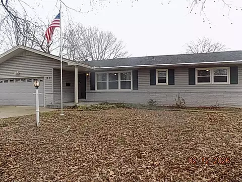 1634 S Saint Charles Ave, Springfield, MO 65804