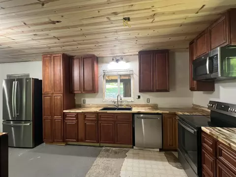 Kitchen - 91 County Road 199a, Dora, MO 65637 photo 4 of 4