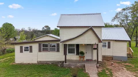 1015 Harold St, Cassville, MO 65625