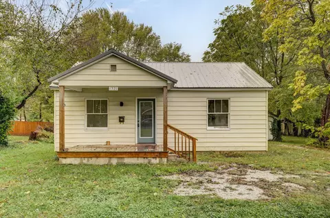 1321 N Wabash Ave, Springfield, MO 65802