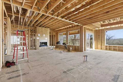 Living - 2888 E Kemmling Ln, Springfield, MO 65804 photo 1 of 1
