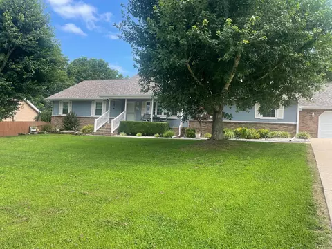 803 Hickory St, Cassville, MO 65625