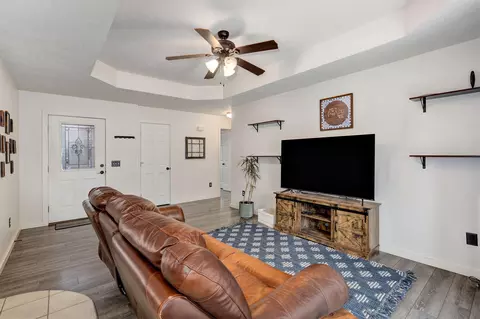 411 W Westgate Dr, Clever, MO 65631