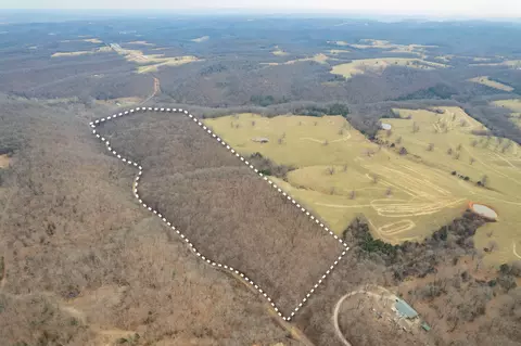 000 Farm Road 2155, Cassville, MO 65625