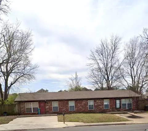 215217 E Adobe St, Fayetteville, AR 72703