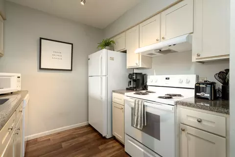 Kitchen - 158 Troon Dr #23, Branson, MO 65616 photo 1 of 2
