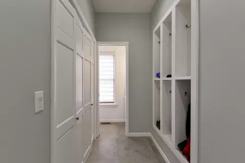Entry Way - 1658 W Caleb Ct, Springfield, MO 65810 photo 4 of 14