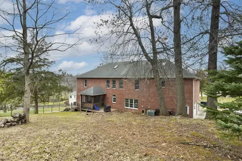 Exterior - 1658 W Caleb Ct, Springfield, MO 65810 photo 10 of 12