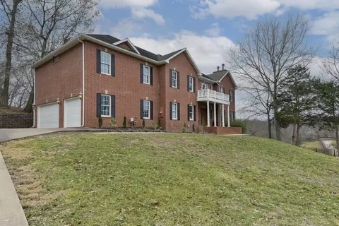 1658 W Caleb Ct, Springfield, MO 65810