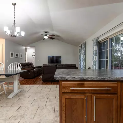 1201 W Robin St, Ozark, MO 65721 photo 4