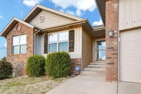 1201 W Robin St, Ozark, MO 65721 photo 2