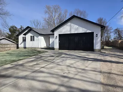 2430 N Rural Ave, Springfield, MO 65803