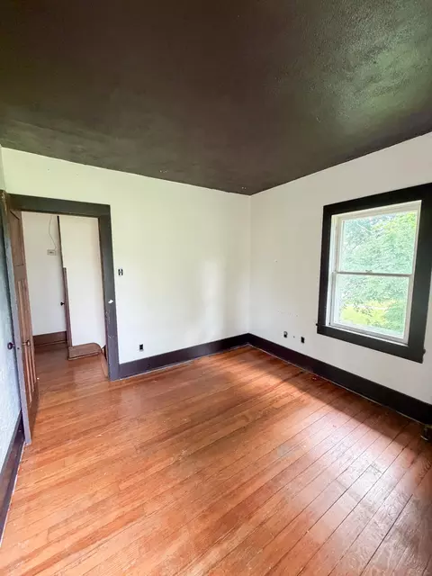 Bedroom - 411 E Walker St, Ash Grove, MO 65604 photo 3 of 4