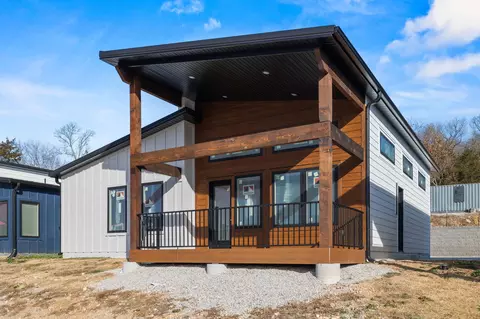 46 Teak Dr #17, Reeds Spring, MO 65737