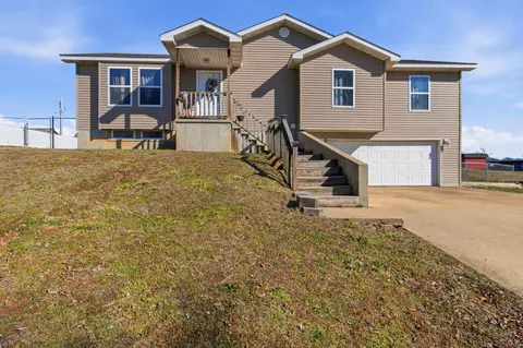 1604 Amy St, West Plains, MO 65775