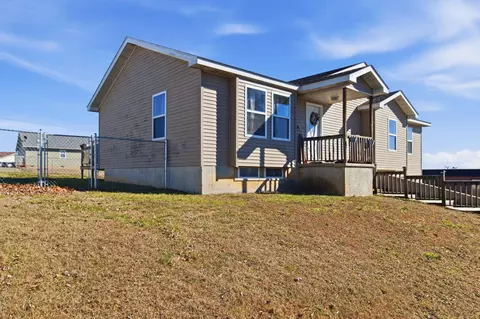 1604 Amy St, West Plains, MO 65775