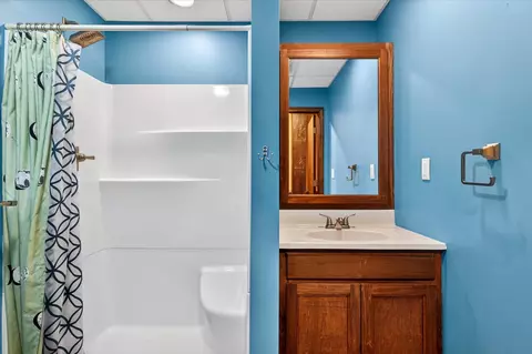 Bath - 751 S Farm Road 197, Springfield, MO 65809 photo 3 of 3