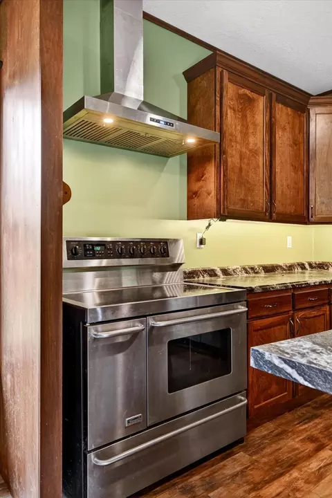 Kitchen - 751 S Farm Road 197, Springfield, MO 65809 photo 3 of 4