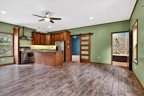 Living - 751 S Farm Road 197, Springfield, MO 65809 photo 3 of 3