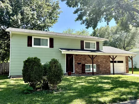 602 Edgewood St, Springfield, MO 65807