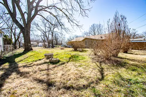 Exterior - 3021 W Olive St, Springfield, MO 65802 photo 4 of 17