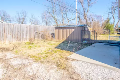 Exterior - 3021 W Olive St, Springfield, MO 65802 photo 15 of 17
