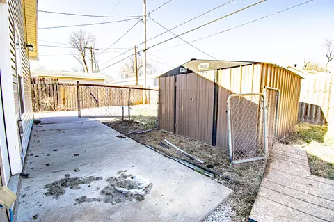 Exterior - 3021 W Olive St, Springfield, MO 65802 photo 2 of 17