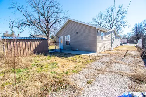 Exterior - 3021 W Olive St, Springfield, MO 65802 photo 16 of 17