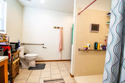 Bath - 3021 W Olive St, Springfield, MO 65802 photo 4 of 4