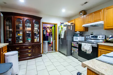 Kitchen - 3021 W Olive St, Springfield, MO 65802 photo 3 of 3