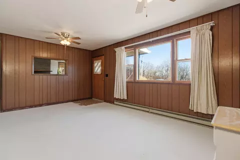 Living - 49 E Tower Dr, Gainesville, MO 65655 photo 3 of 5