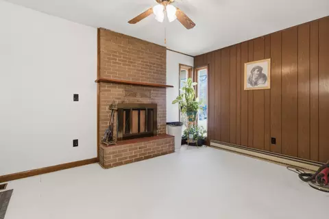Living - 49 E Tower Dr, Gainesville, MO 65655 photo 5 of 5