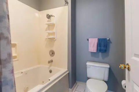 Bath - 318 Wimbledon Dr #11, Branson, MO 65616 photo 2 of 4