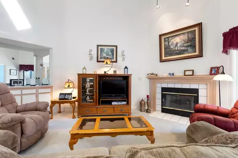 Living - 318 Wimbledon Dr #11, Branson, MO 65616 photo 2 of 3