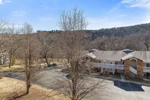 Exterior - 318 Wimbledon Dr #11, Branson, MO 65616 photo 2 of 4