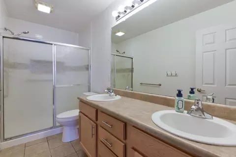 Bath - 309 Van Buren Rd, Branson, MO 65616 photo 1 of 3