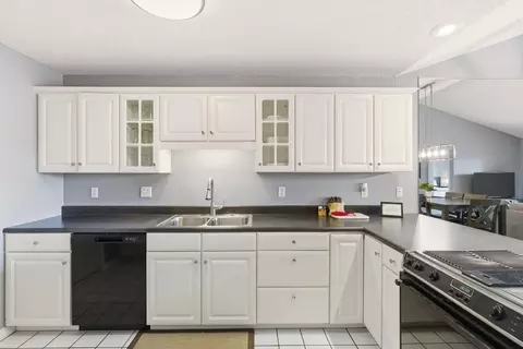 Kitchen - 175 Avondale Dr #15, Branson, MO 65616 photo 5 of 6