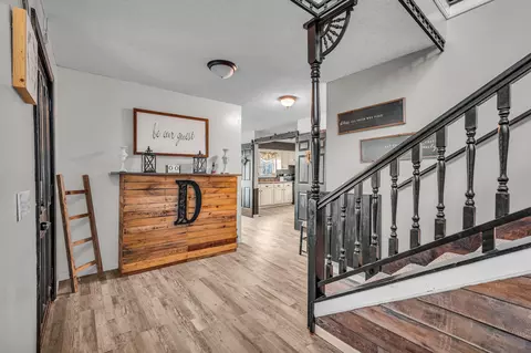 Entry Way - 1101 W Fourth St, Mountain View, MO 65548 photo 1 of 8
