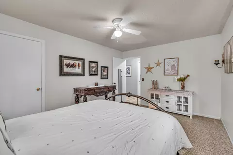 Bedroom - 1101 W Fourth St, Mountain View, MO 65548 photo 4 of 8