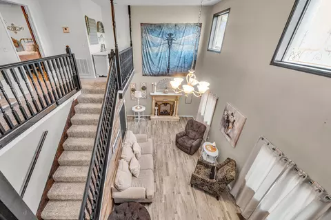 Entry Way - 1101 W Fourth St, Mountain View, MO 65548 photo 5 of 8