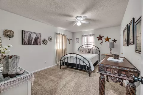 Bedroom - 1101 W Fourth St, Mountain View, MO 65548 photo 3 of 8