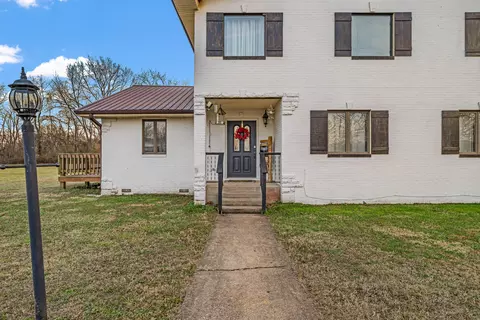 Exterior - 1101 W Fourth St, Mountain View, MO 65548 photo 5 of 7