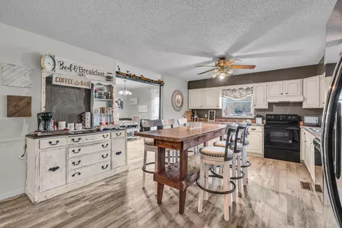Kitchen - 1101 W Fourth St, Mountain View, MO 65548 photo 2 of 5