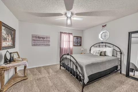Bedroom - 1101 W Fourth St, Mountain View, MO 65548 photo 1 of 8