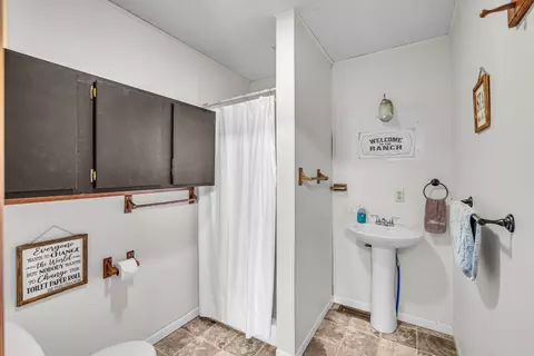 Bath - 1101 W Fourth St, Mountain View, MO 65548 photo 3 of 3