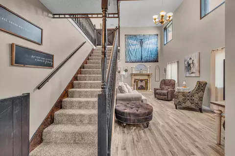 Entry Way - 1101 W Fourth St, Mountain View, MO 65548 photo 2 of 8