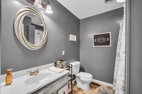 Bath - 1101 W Fourth St, Mountain View, MO 65548 photo 1 of 3