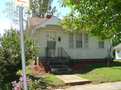 1012 W Hamilton St, Springfield, MO 65802 photo 1